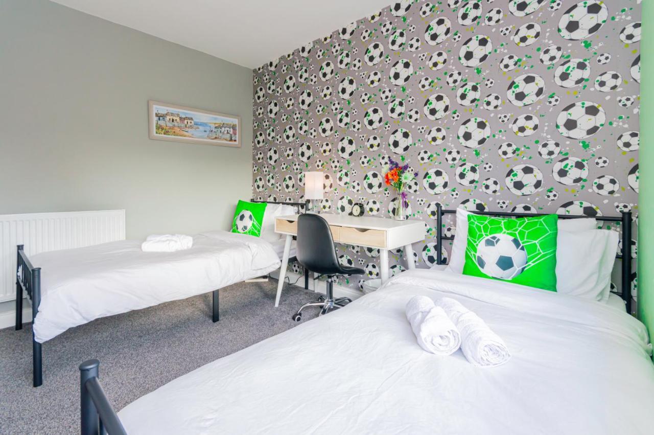 Stunning Place, Close To Windsor & Heathrow & Private Parking Casa de Férias