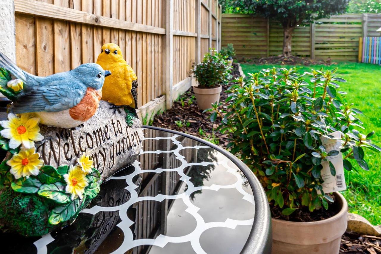 Holiday home Stunning Place, Close To Windsor & Heathrow & Private Parking *