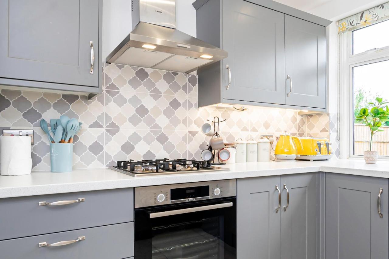 Stunning Place, Close To Windsor & Heathrow & Private Parking