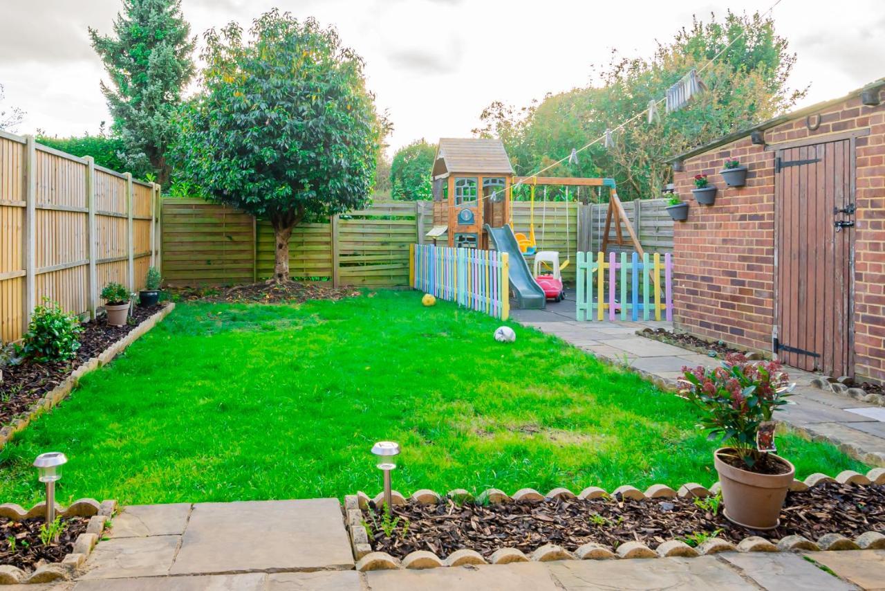 Stunning Place, Close To Windsor & Heathrow & Private Parking